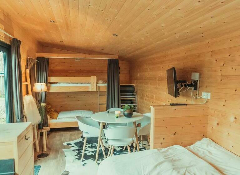 스탠다드 스튜디오, Tiny House 4 People