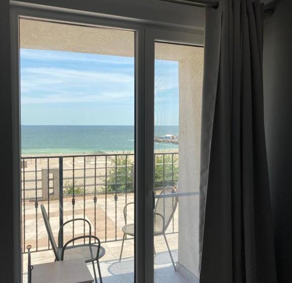 اتاق لوکس با چشم‌انداز دریا, Elstefanino House