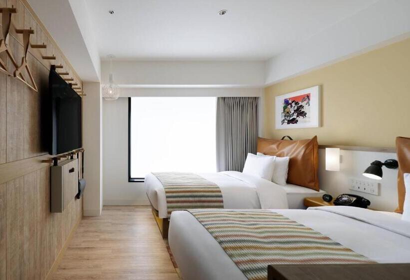 Quarto Estandar Primeiro Andar, Moxy Kyoto