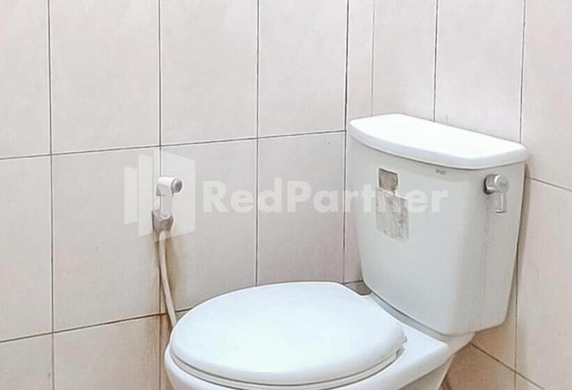 Семейный Номер, Indah Savana Hotel Mitra Reddoorz