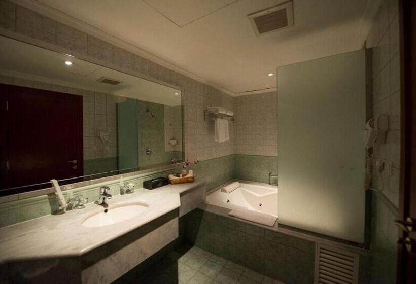 Júnior Suíte com Hidromassagem, Executives Hotel   Olaya