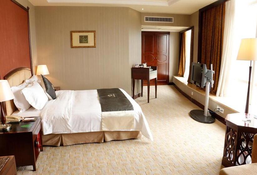 Номер Deluxe, The Royal Marina Plaza Hotel Guangzhou