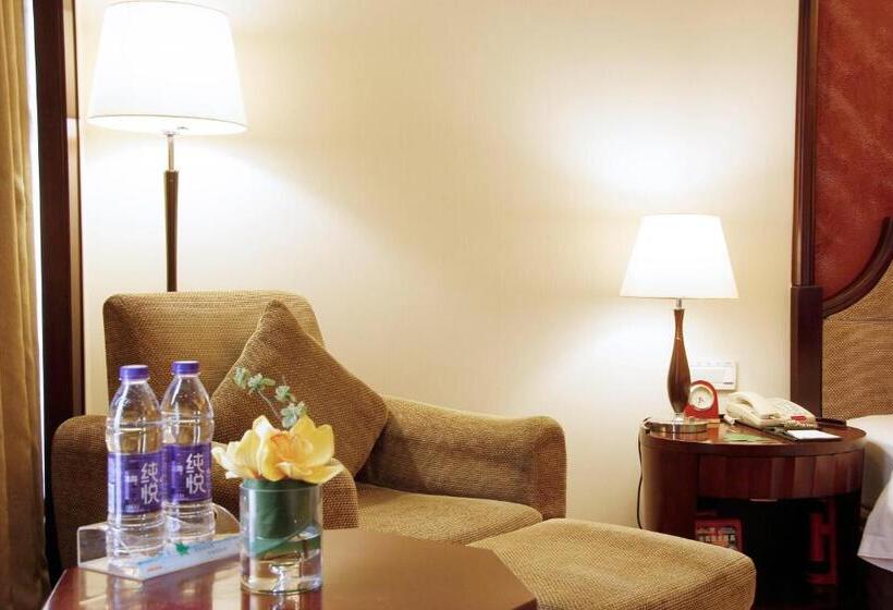 Номер Deluxe, The Royal Marina Plaza Hotel Guangzhou