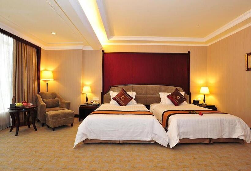 Номер Executive, The Royal Marina Plaza Hotel Guangzhou