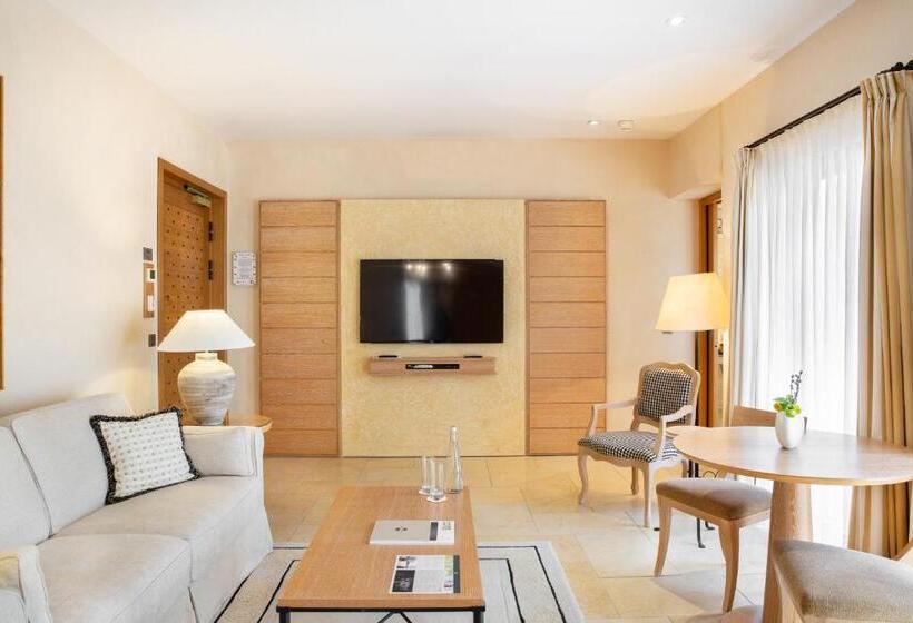 Вилла 2 Спальни с Гидромассажем, Terre Blanche Hotel Spa Golf Resort