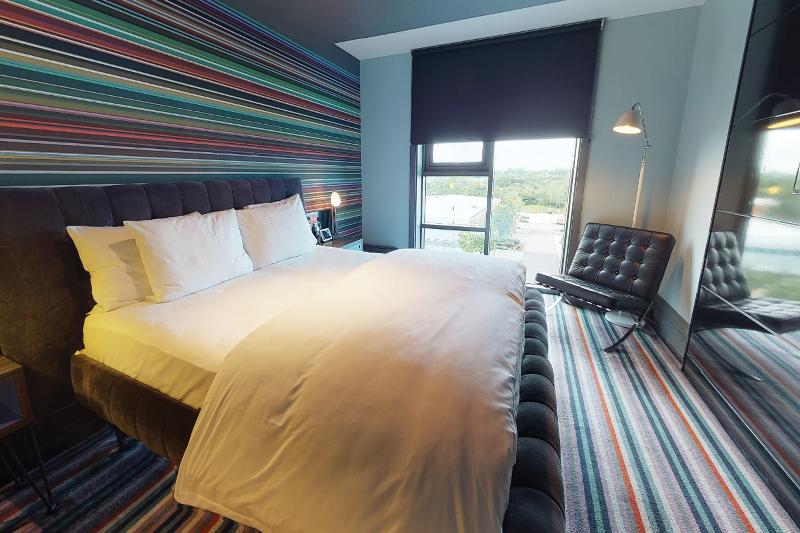 Семейный Номер, Village Hotel London Watford