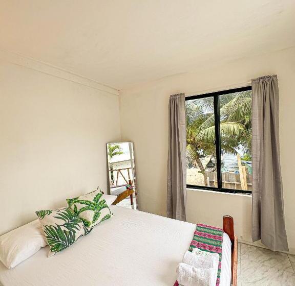 발코니 디럭스 룸, Bella S Backpackers Hostel