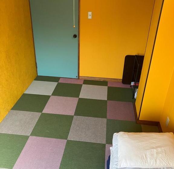 Quarto Economy, 尾道ゲストハウス シータ村