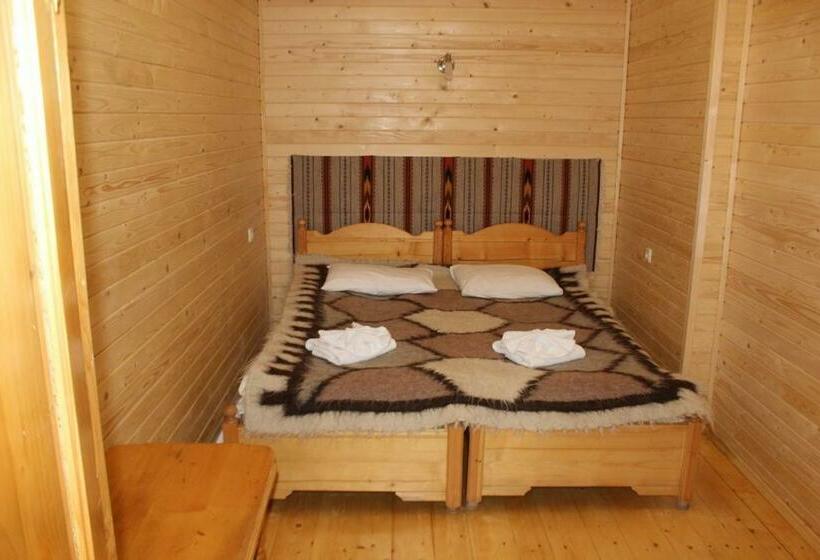 Дом 4 Спальни, під каштаном