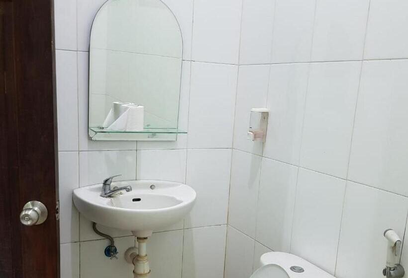 Номер Deluxe, Embe Pitoe Syariah Gejayan Mitra Reddoorz