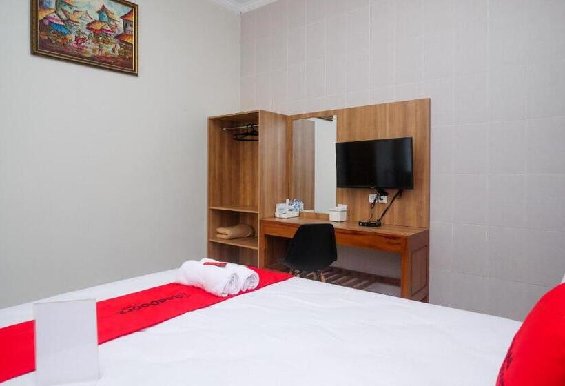 Номер Deluxe, Reddoorz Syariah Near Pascasarjana Ugm 3