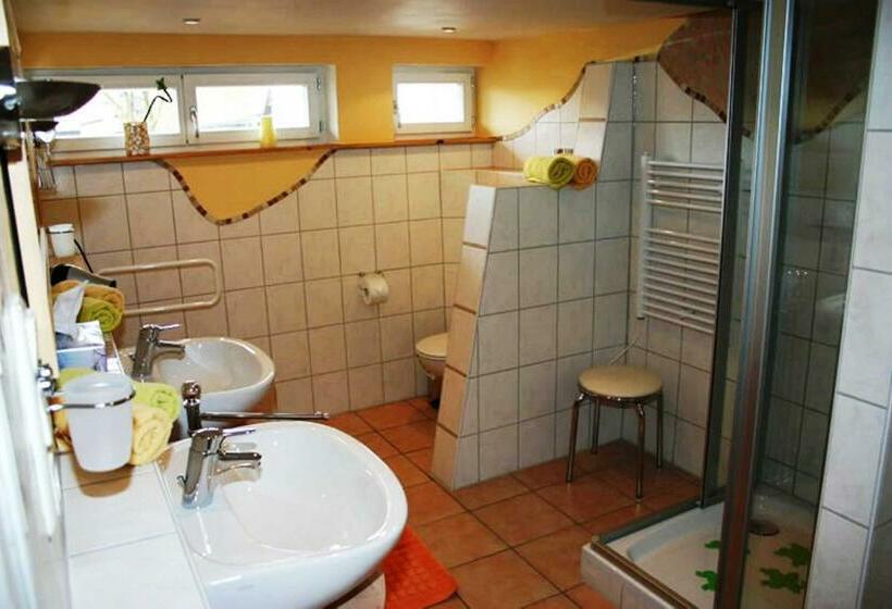 Апартаменты 2 Спальни, Bauernhof Heist