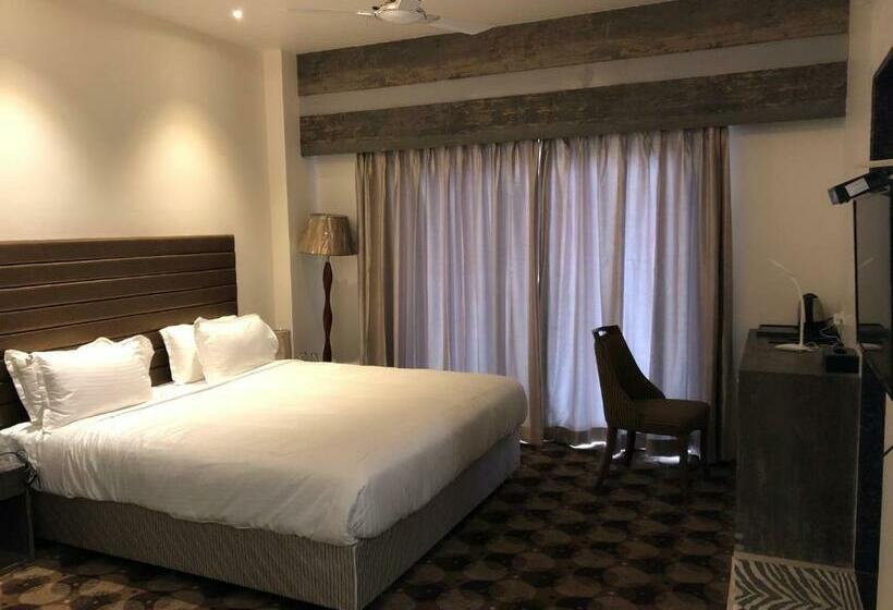 Номер Deluxe, Sharanam