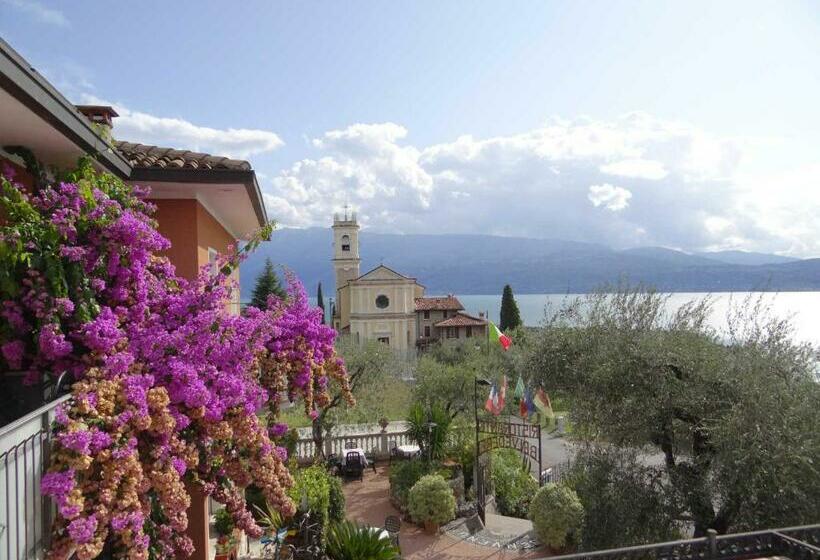 اتاق استاندارد با چشم‌انداز دریاچه, Belvedere Hotel & Villa