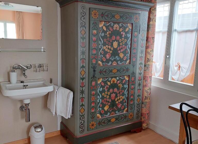 اتاق استاندارد با سرویس بهداشتی مشترک, B&b Gästehaus Rössli Schwellbrunn