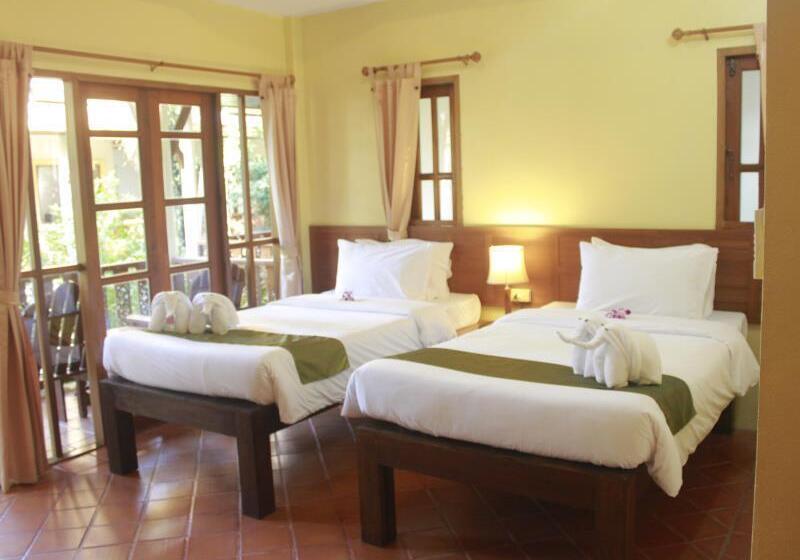 Номер Deluxe, Bangtao Village Resort   Sha