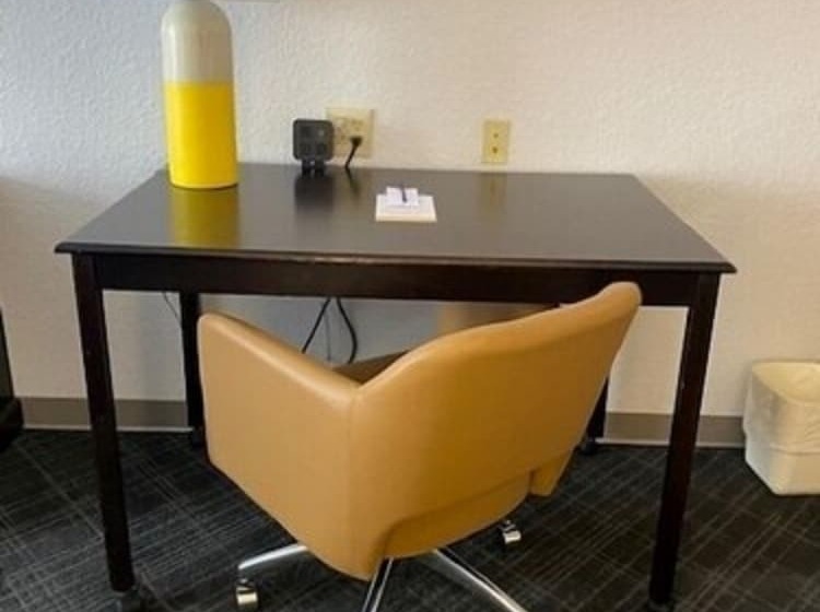 스위트, Comfort Suites Salemroanoke I81