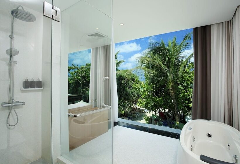 바다 전망 스위트, La Flora Resort Patong