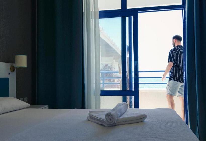 Четырехместный Номер Стандарт Вид на Море, One More Day Hotel