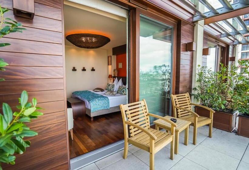 Номер Deluxe Вид на Озеро, Mala Garden Design