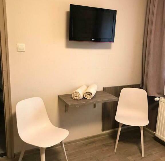 Номер Стандарт, Halász Airport Panzio
