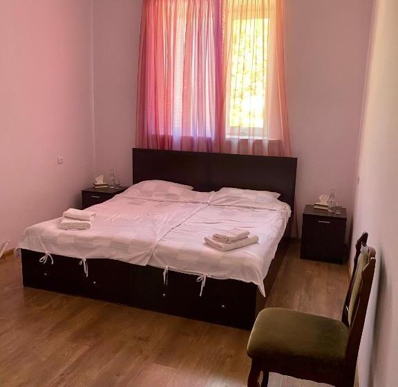 标准间, Noravank B&b