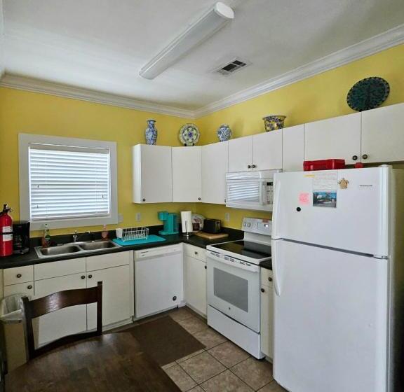 Дом 1 Спальня, Perdido Key Purple Parrot Resort