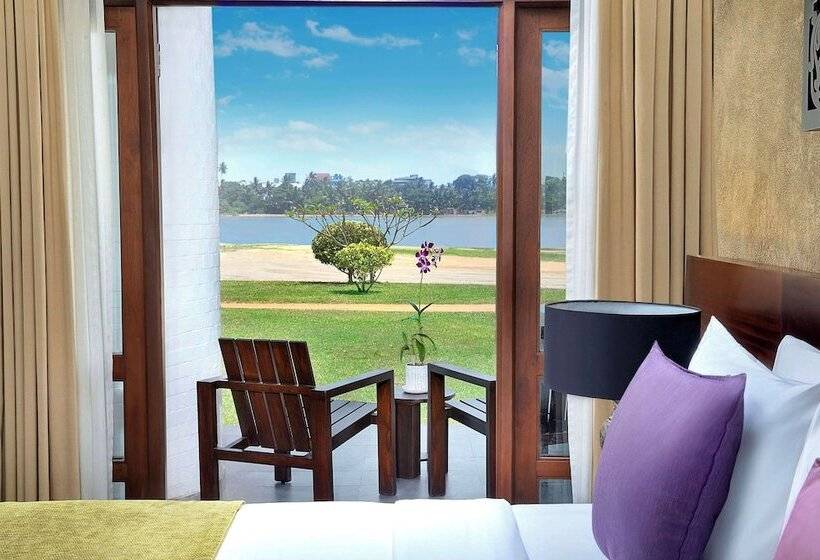 Номер Deluxe Вид на Озеро, Avani Kalutara Resort