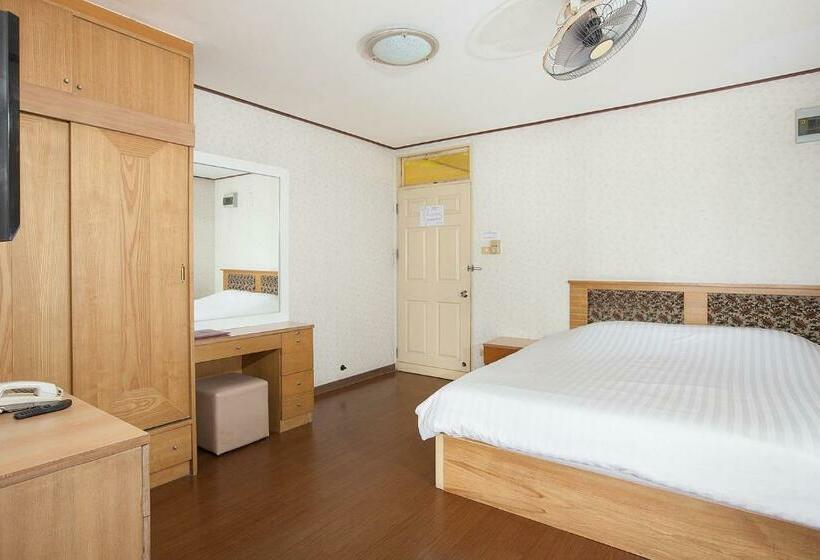 Quarto Superior, The Aiyapura Bangkok