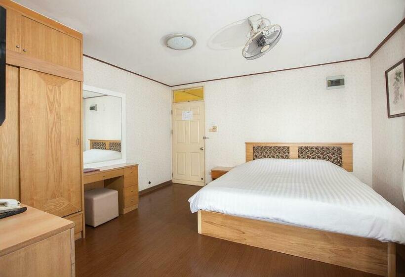 Quarto Superior, The Aiyapura Bangkok