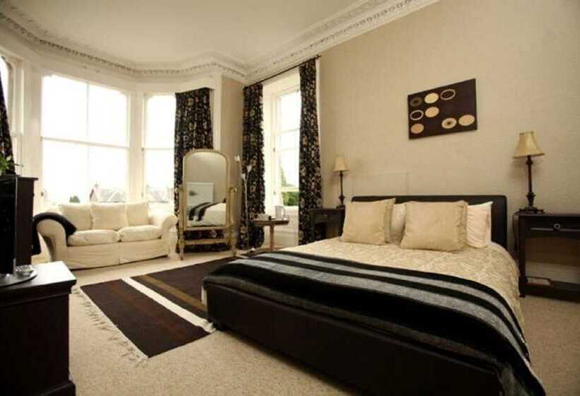 Camera Classica, Yann's At Glenearn House