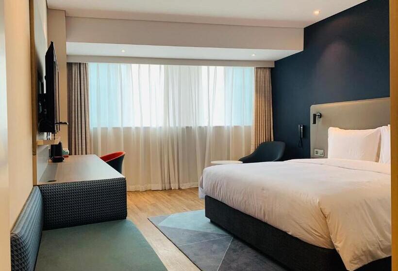 اتاق سوپریور با تخت بزرگ, Holiday Inn Express Chongqing Airport Zone, An Ihg