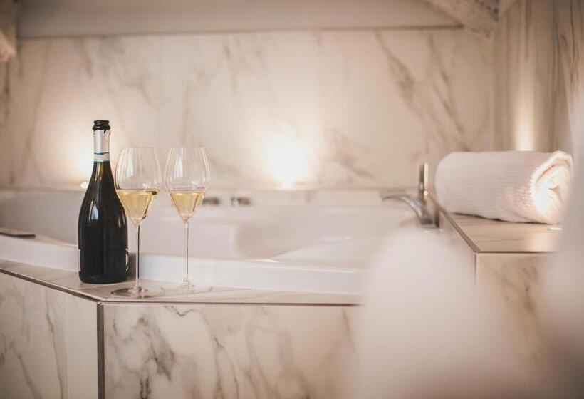 Люкс Кровать Кинг, Relais Almaranto