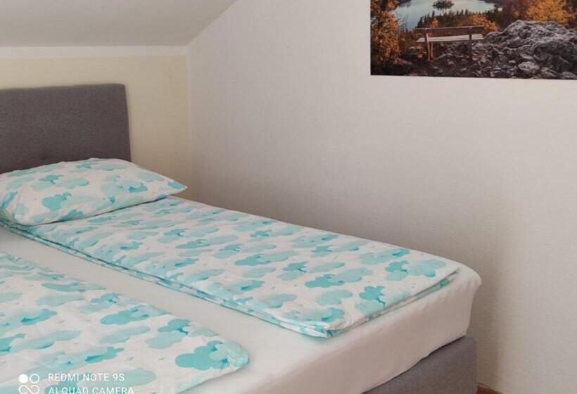 اتاق استاندارد با سرویس بهداشتی مشترک, Hacienda Bled Rooms