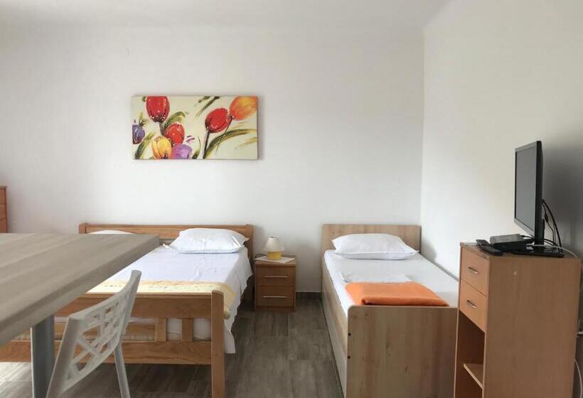استودیو استاندارد با بالکن, Rooms & Apartments Kaurloto