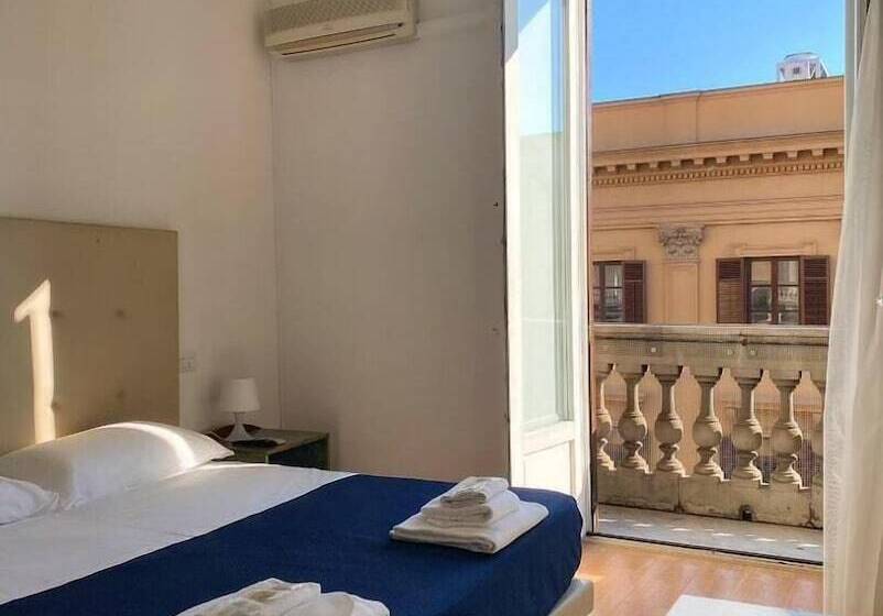 四人标准间, 38 Aira Hotels