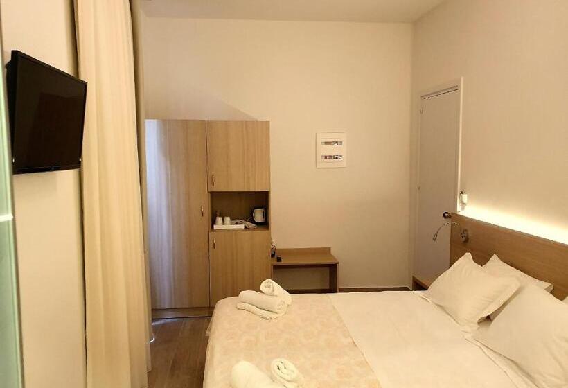 이코노미 룸, Caravel Apartment
