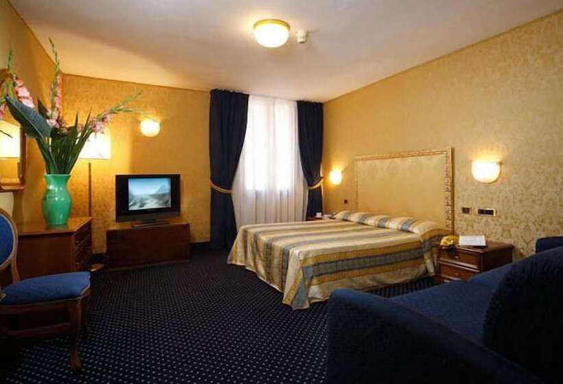 اتاق استاندارد چهار تخته, Castello