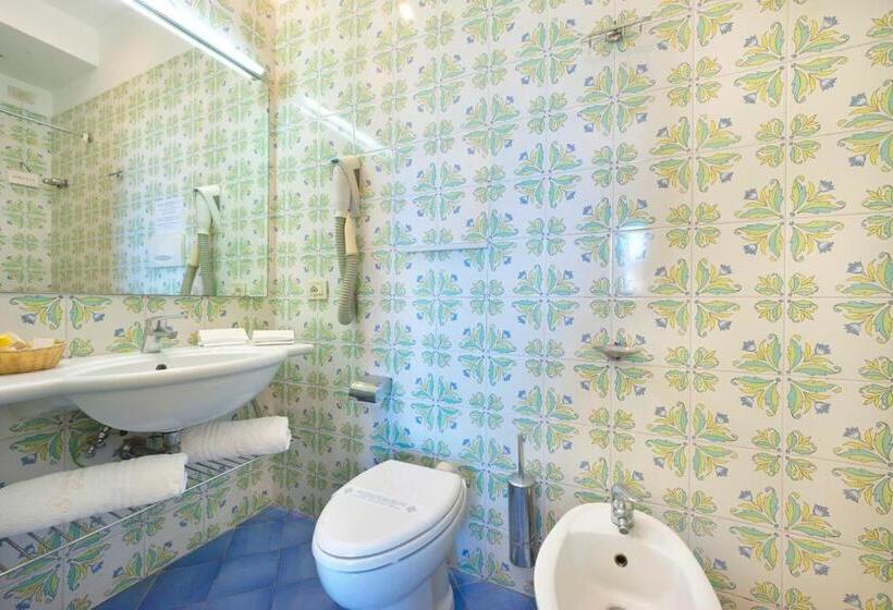 Четырехместный Номер Стандарт, Girasole