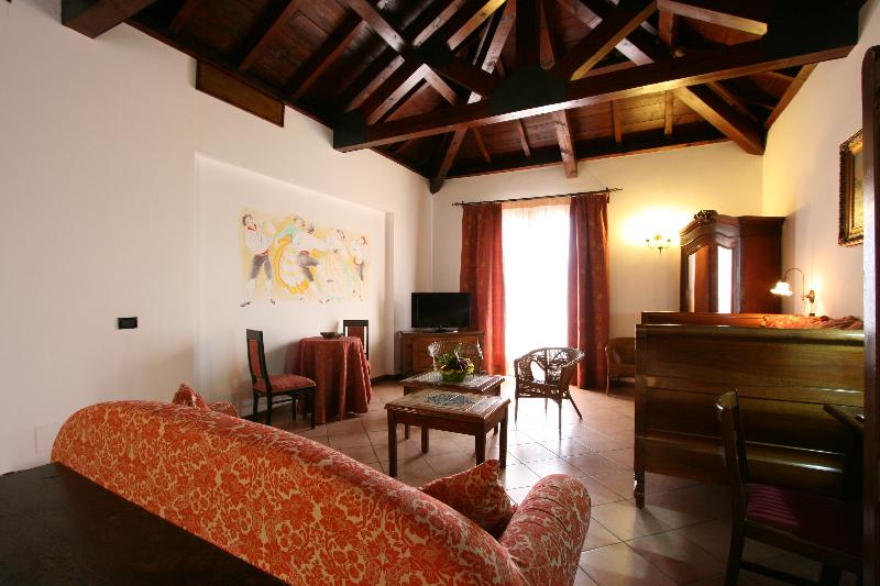 سوییت, Villa Sonia