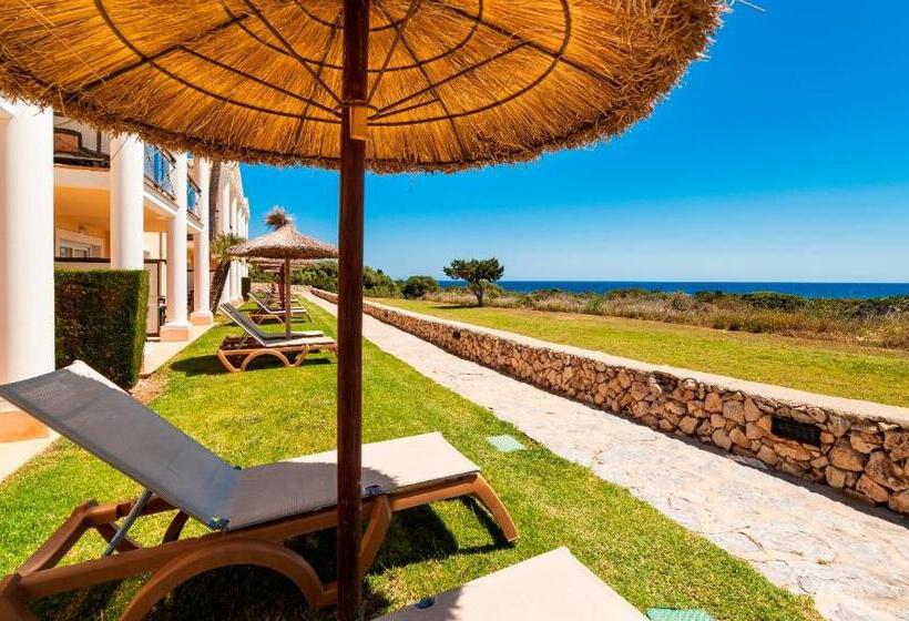 带有一个卧室和海景的高级公寓, Insotel Punta Prima Resort