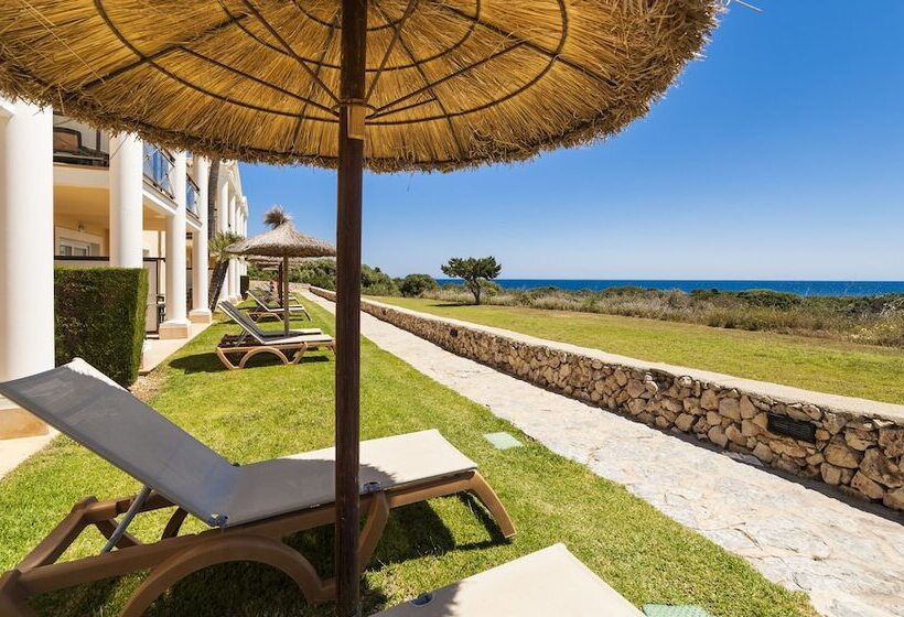 带有一个卧室和海景的高级公寓, Insotel Punta Prima Resort