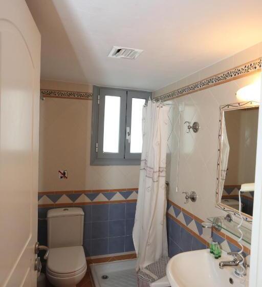 家庭间, Aigli Hotel Syros