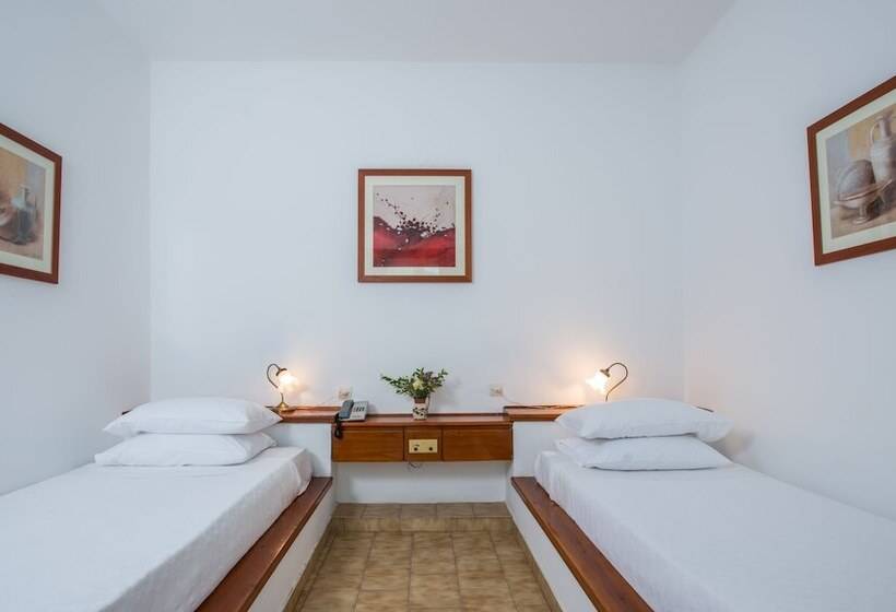 Классический Номер Вид на Сад, Delfinia Hotel & Bungalows