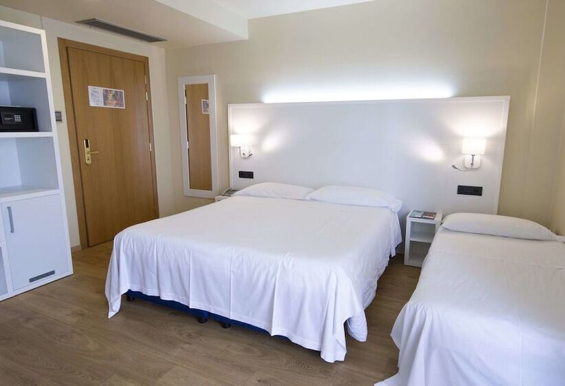 Номер Стандарт Трехместный, Parigi 2 & Spa