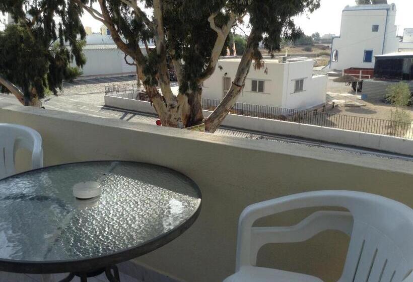 اتاق استاندارد سه نفره, Rooms To Let Katerina & John S