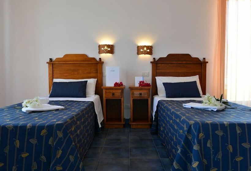 스탠다드 트리플 룸, Suvaki Resort