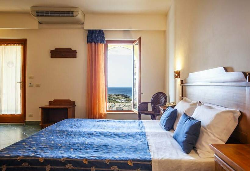 스탠다드 트리플 룸, Suvaki Resort