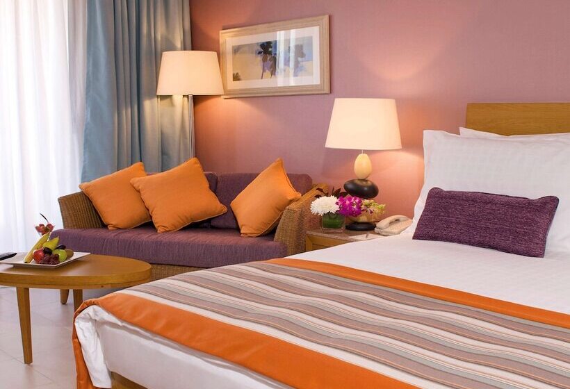 اتاق سوپریور با چشم‌انداز دریا, Movenpick Resort & Spa Tala Bay Aqaba