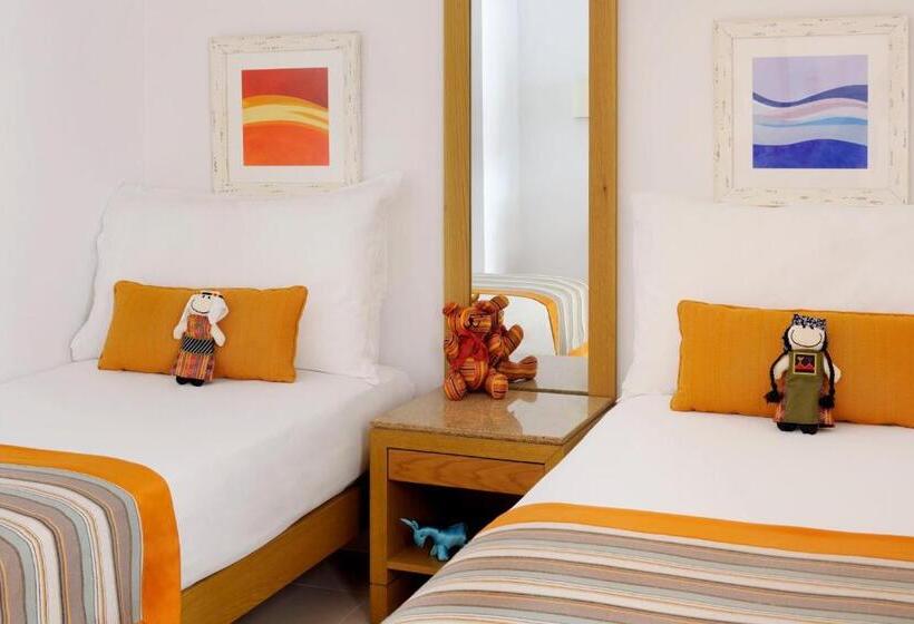 اتاق سوپریور خانوادگی با چشم‌انداز دریا, Movenpick Resort & Spa Tala Bay Aqaba
